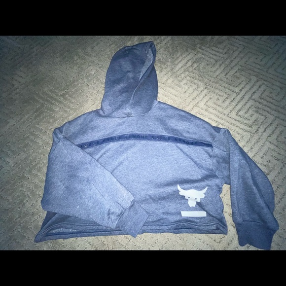 Cropped Under Armour Hoodie - Picture 1 of 3